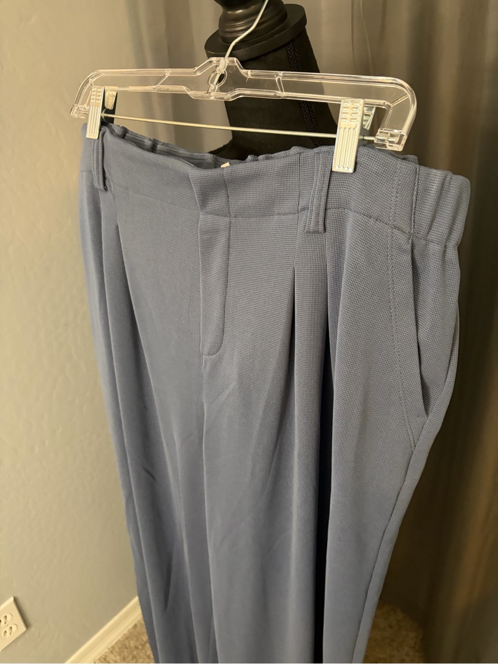 253. Halara Pull-on Trouser, XL Tall, Periwinkle - Picture 2 of 3